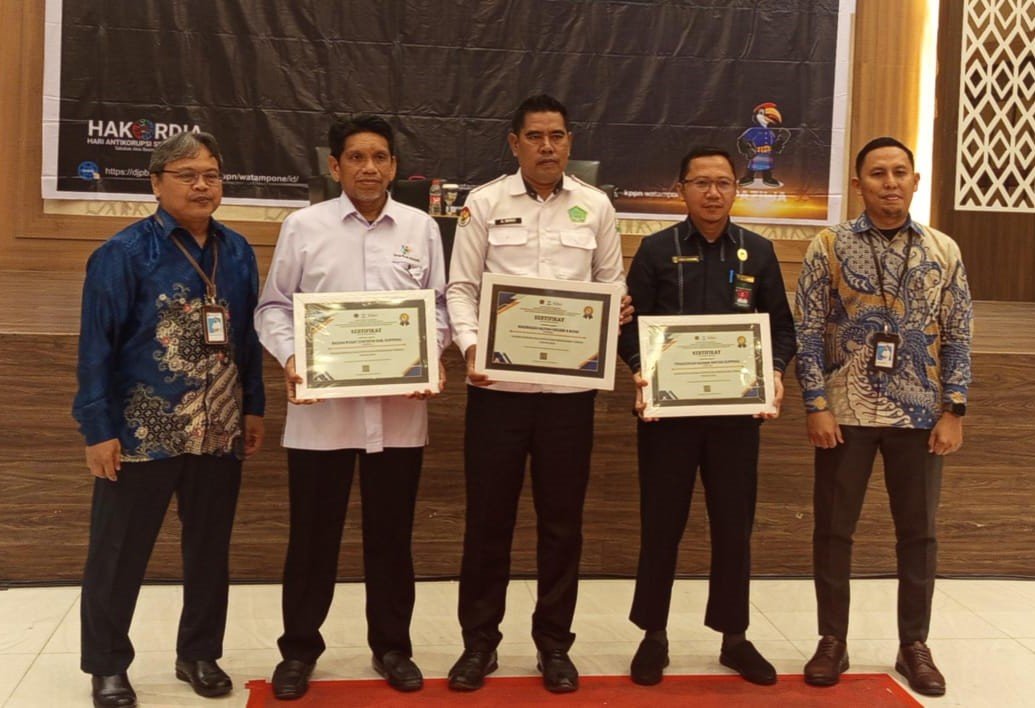 MAN 4 Bone Raih Penghargaan Terbaik II Dari KPPN Watampone